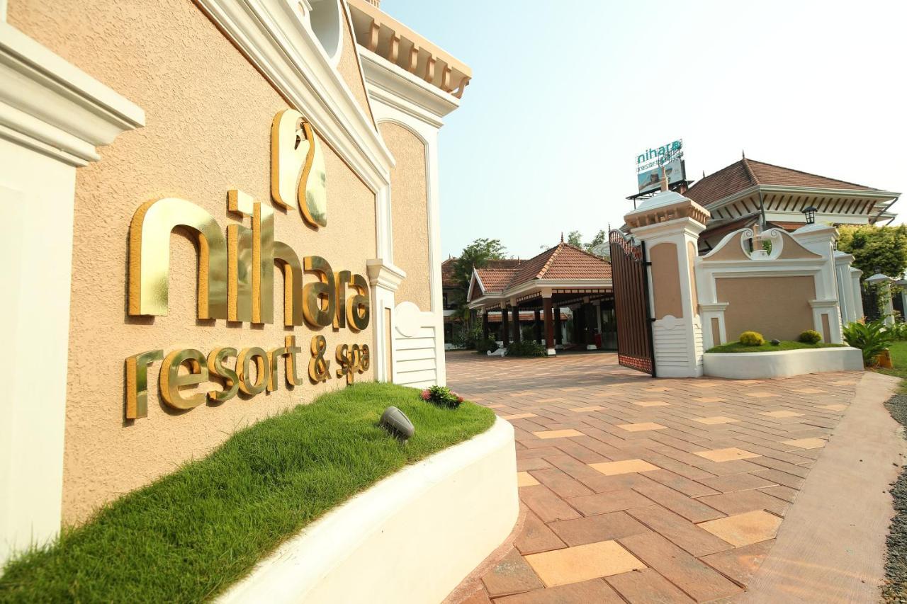 Nihara Resort And Spa Cochin Kochi Exterior photo