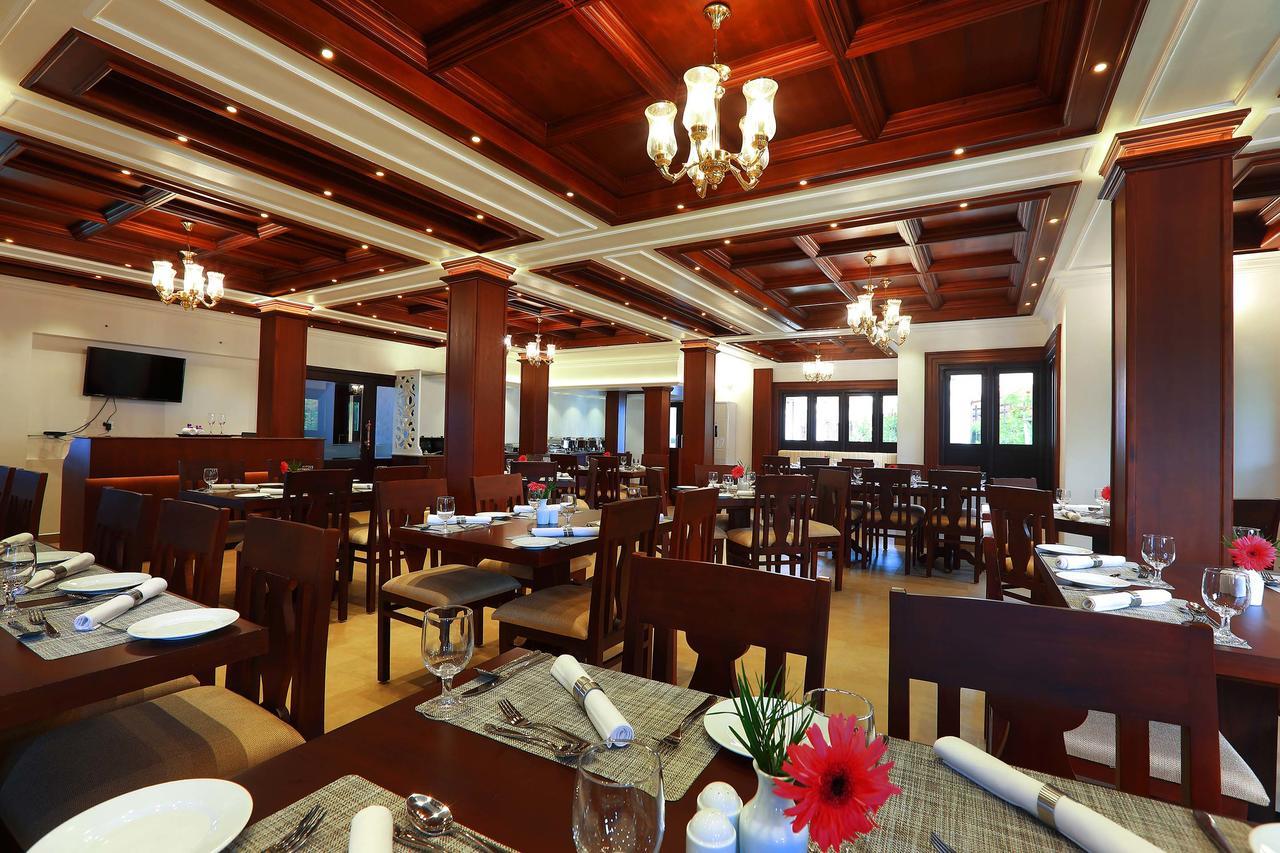 Nihara Resort And Spa Cochin Kochi Exterior photo