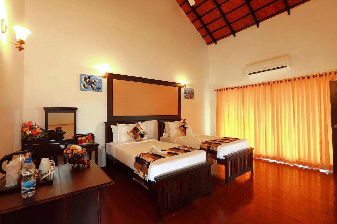 Nihara Resort And Spa Cochin Kochi Exterior photo