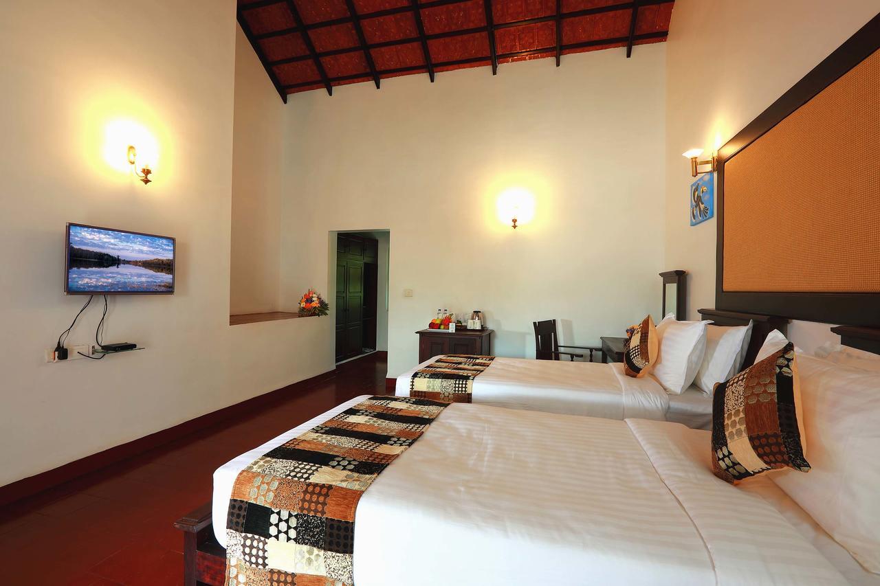 Nihara Resort And Spa Cochin Kochi Exterior photo