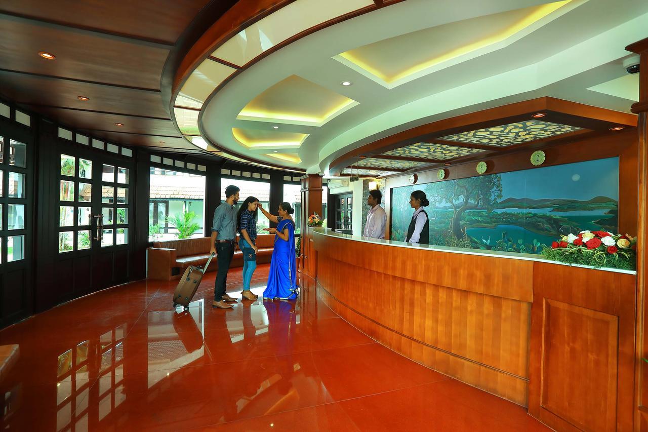 Nihara Resort And Spa Cochin Kochi Exterior photo
