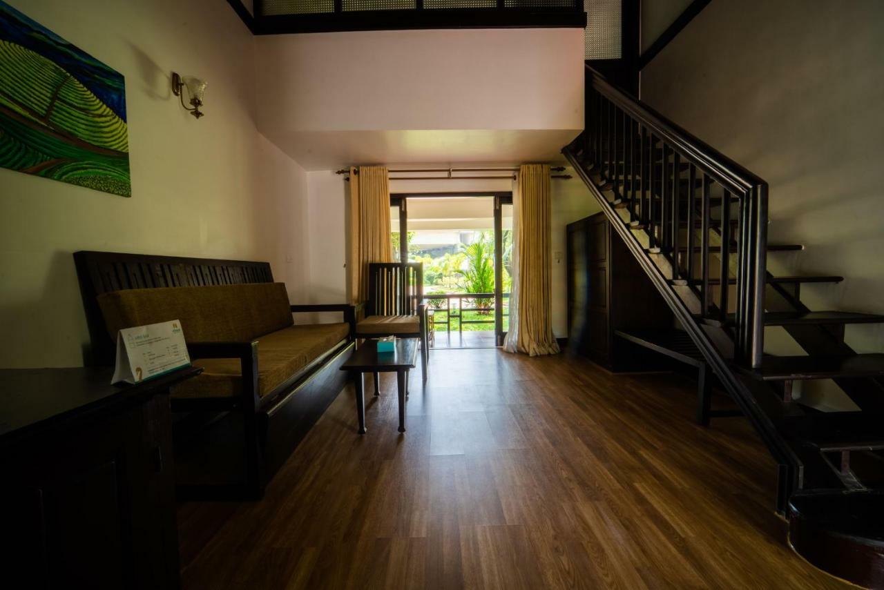 Nihara Resort And Spa Cochin Kochi Exterior photo