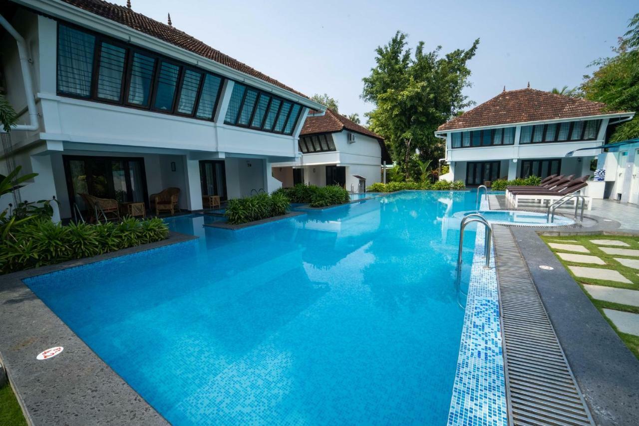 Nihara Resort And Spa Cochin Kochi Exterior photo