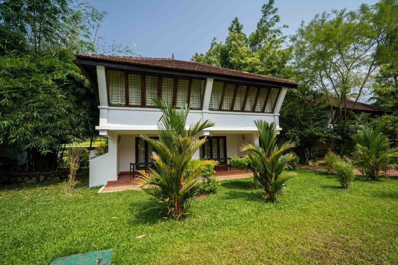 Nihara Resort And Spa Cochin Kochi Exterior photo