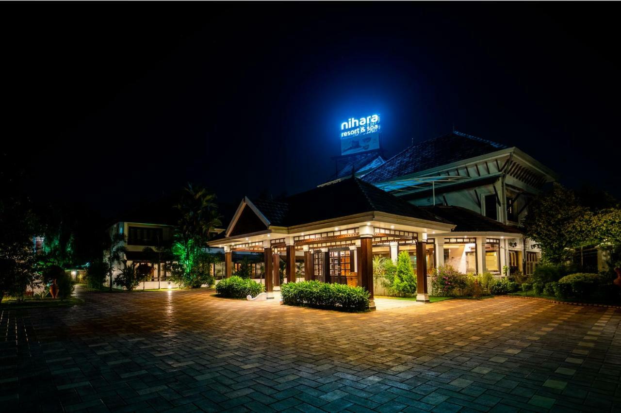 Nihara Resort And Spa Cochin Kochi Exterior photo