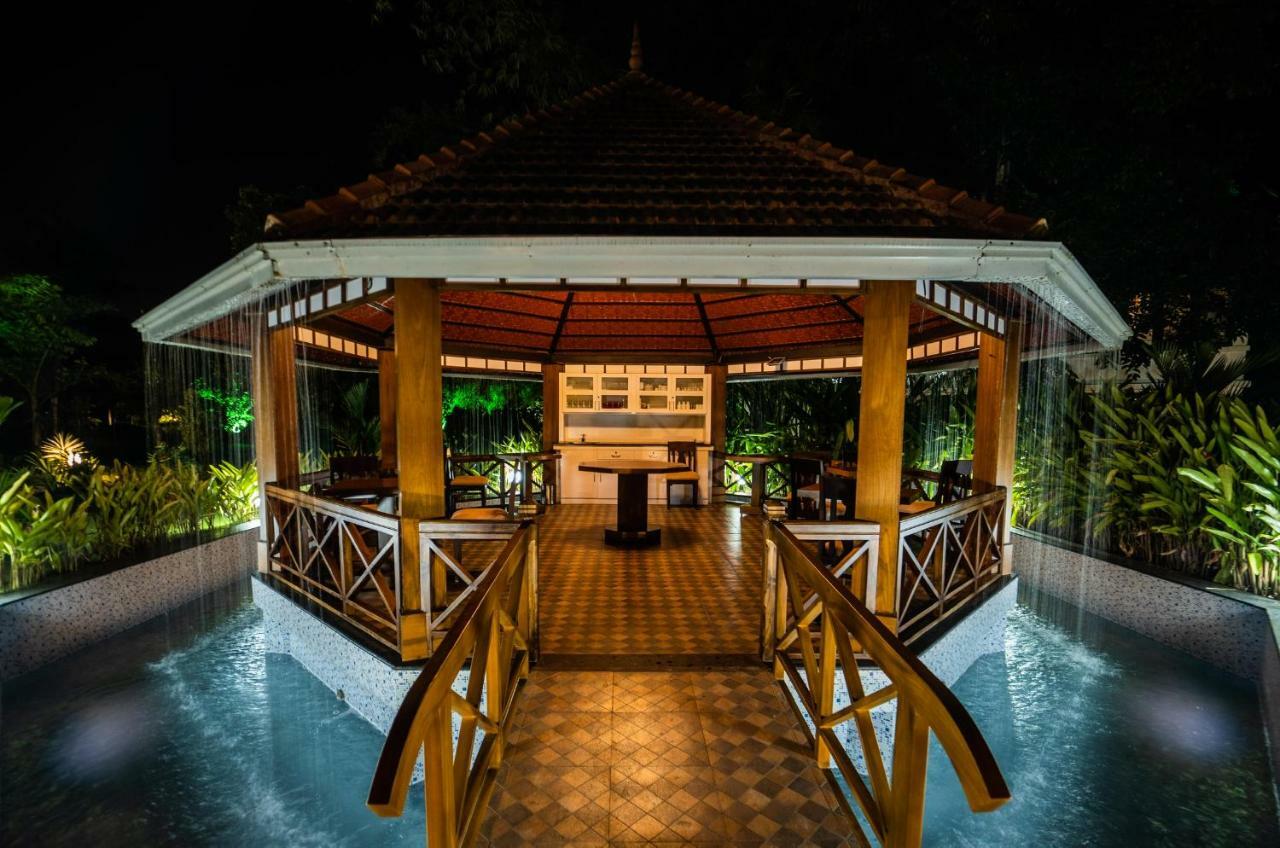Nihara Resort And Spa Cochin Kochi Exterior photo