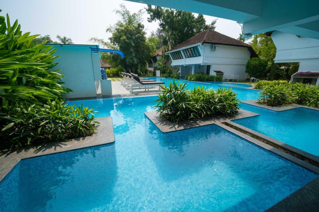 Nihara Resort And Spa Cochin Kochi Exterior photo