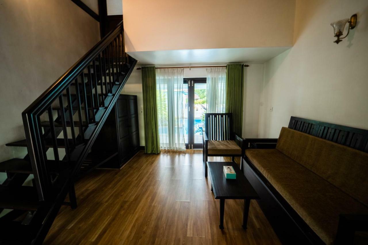 Nihara Resort And Spa Cochin Kochi Exterior photo